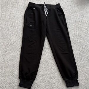 Black figs zamora jogger scrub pats